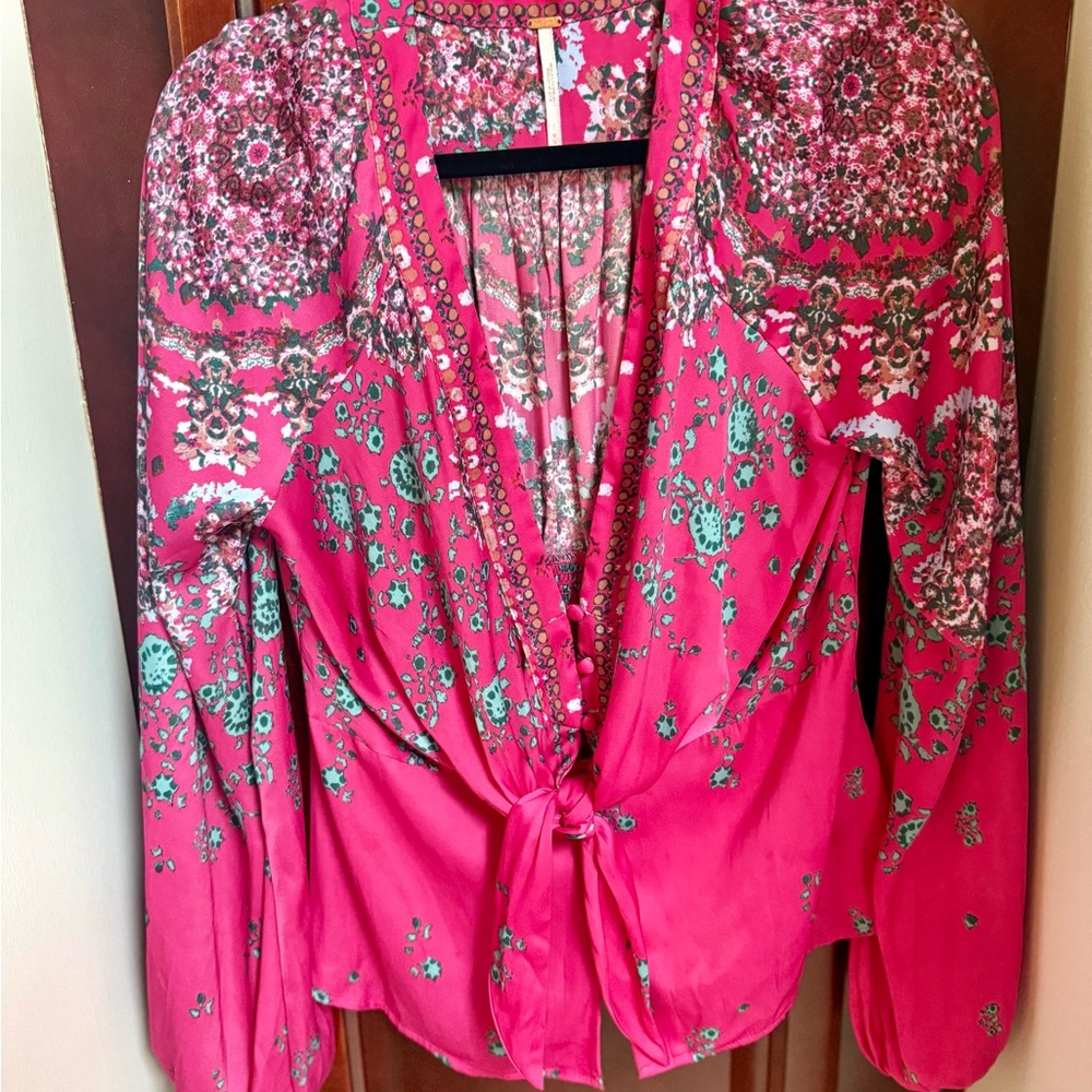 Free People Run Free Blouse Fuchsia Pink Floral Tie Front Top Size M EUC